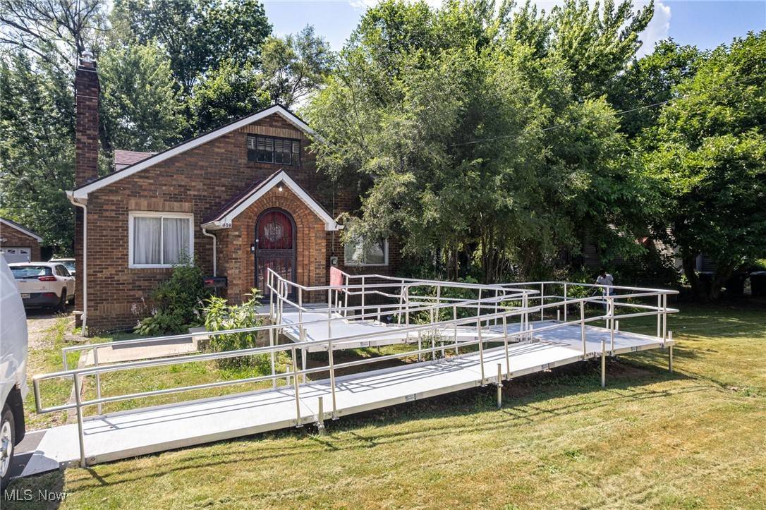 808 S Hawkins AVE, Akron, OH 44320