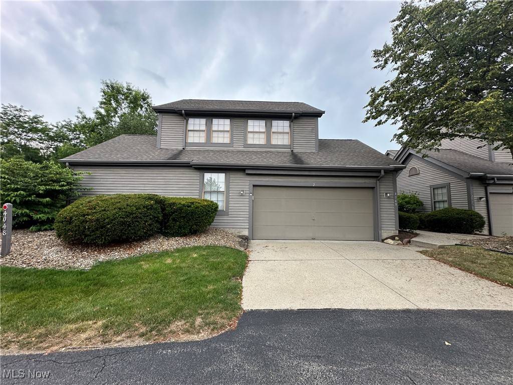 4048 Saint Andrews CT #2, Canfield, OH 44406