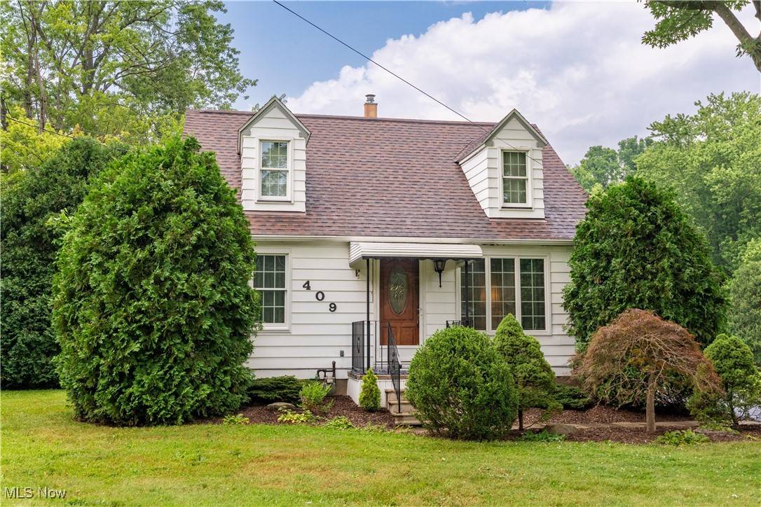 409 Yager RD, New Franklin, OH 44216