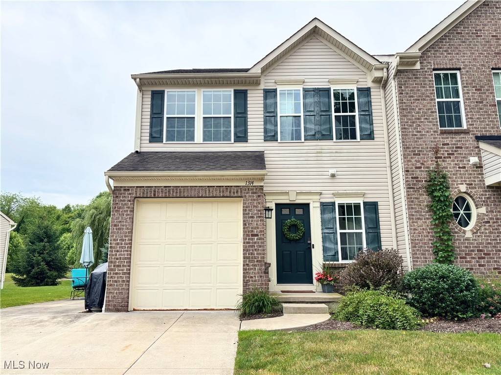 1314 Wellingshire CIR, Cuyahoga Falls, OH 44221