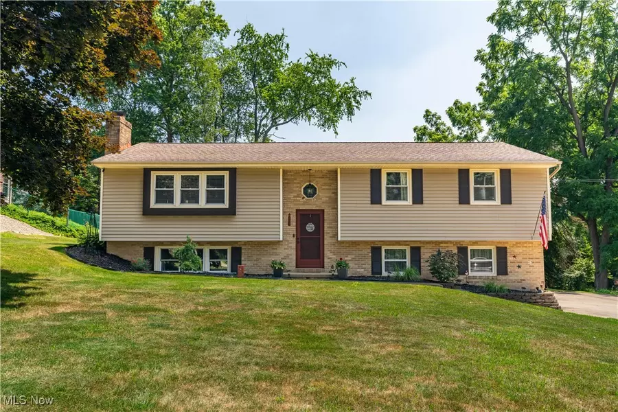 7250 Thatcher AVE NW, North Canton, OH 44720