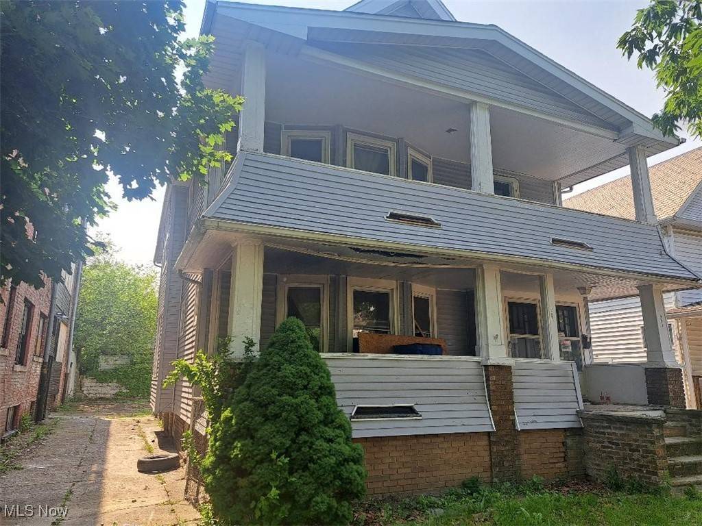 Cleveland, OH 44111,3206 W 114th ST