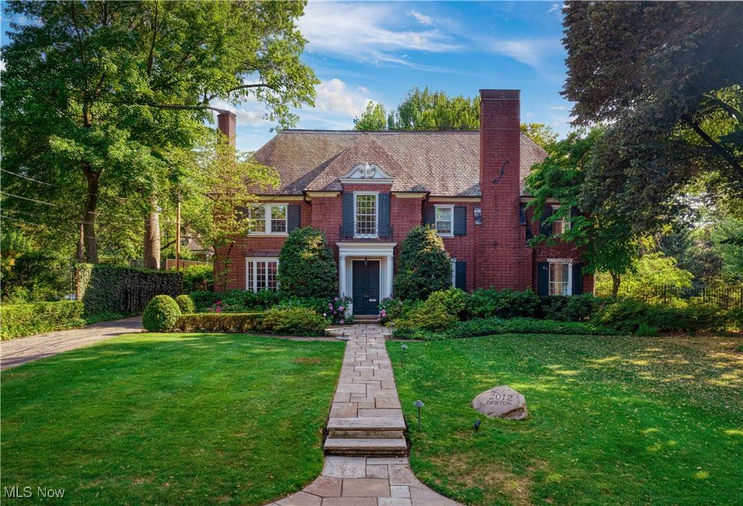 2012 Denton DR, Cleveland Heights, OH 44106