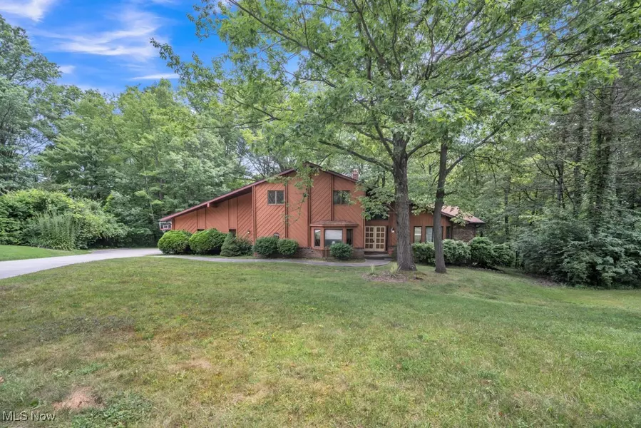 6567 Queens WAY, Brecksville, OH 44141