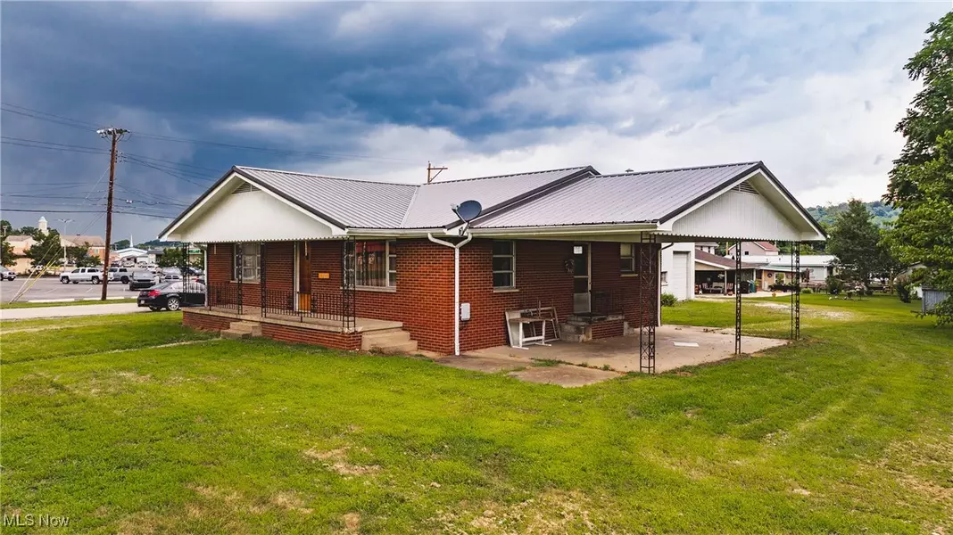1722 Washington BLVD, Belpre, OH 45714