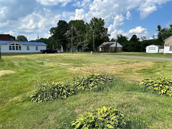 Uhrichsville, OH 44683,7930 Newport RD SE