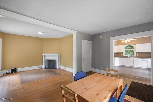 Akron, OH 44303,94 Kuder AVE