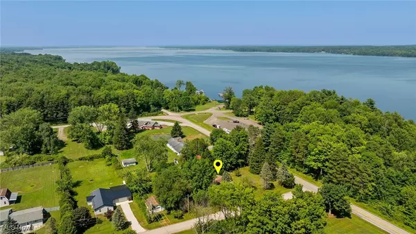 Andover, OH 44003,6677 Morningview DR