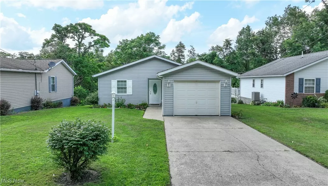 215 Railroad ST, Barnesville, OH 43713