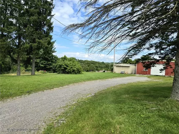 East Liverpool, OH 43920,2512 Boring LN