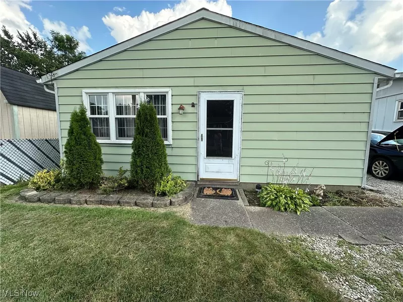 207 Rustic Rook RD, Chippewa Lake, OH 44215