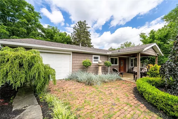 4710 & 4720 Grayton RD, Cleveland, OH 44135