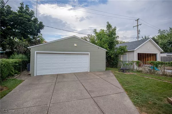 Shaker Heights, OH 44120,3689 Pennington RD