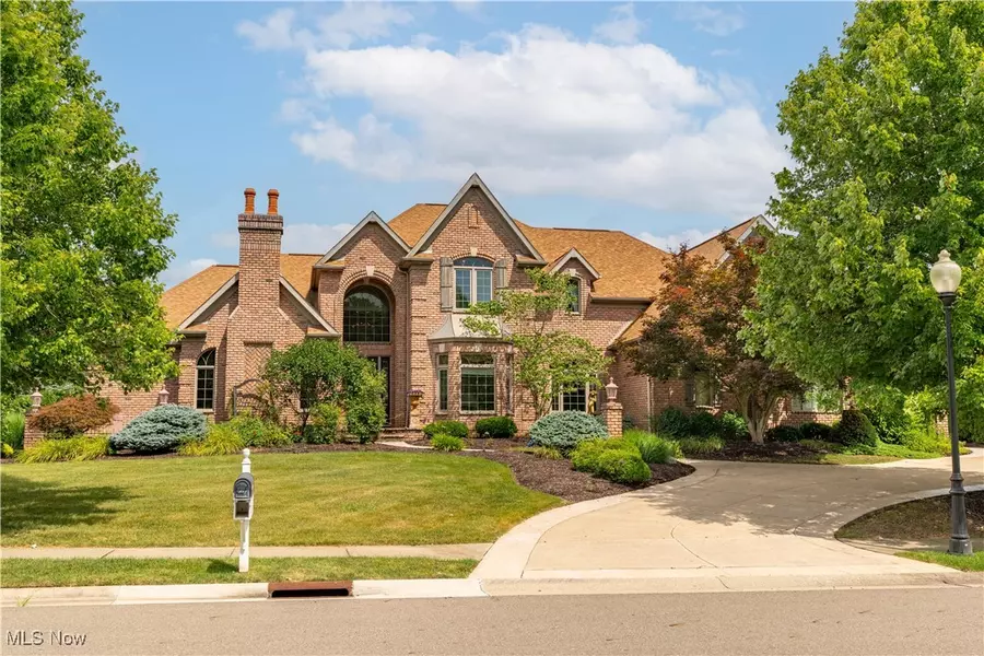1542 Alexandria Pkwy SE, North Canton, OH 44709