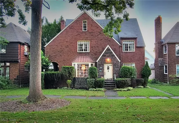 Garfield Heights, OH 44125,10007 Garfield DR