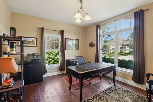 Chagrin Falls, OH 44023,7375 Edwards LNDG