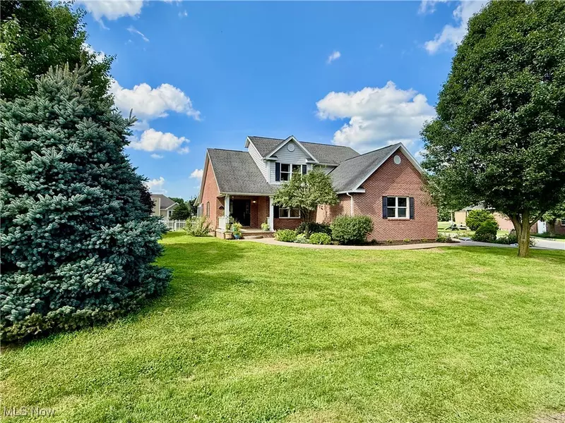 4 Julie LN, Marietta, OH 45750
