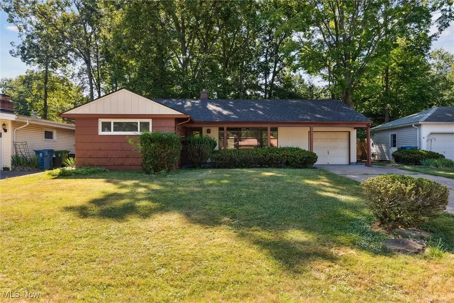 6411 Nelwood RD, Parma Heights, OH 44130