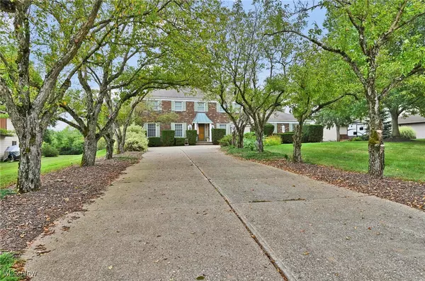 95 Valley Brook BLVD, Hinckley, OH 44233