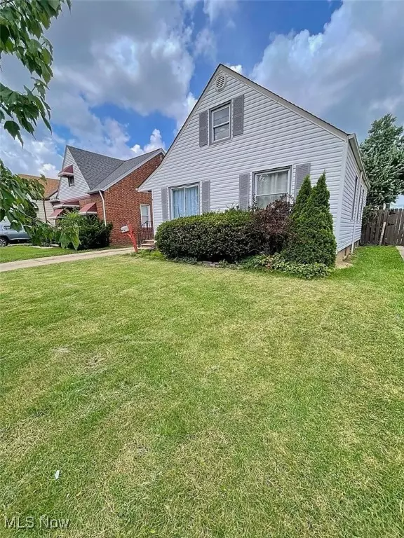 Garfield Heights, OH 44125,12825 Rockside RD