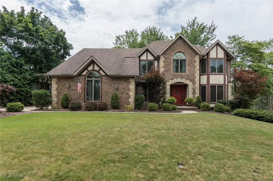 10702 Tudor CIR, North Royalton, OH 44133