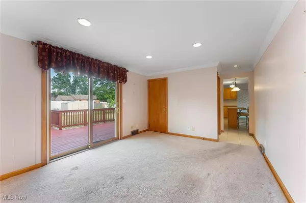 Girard, OH 44420,943 Dravis ST