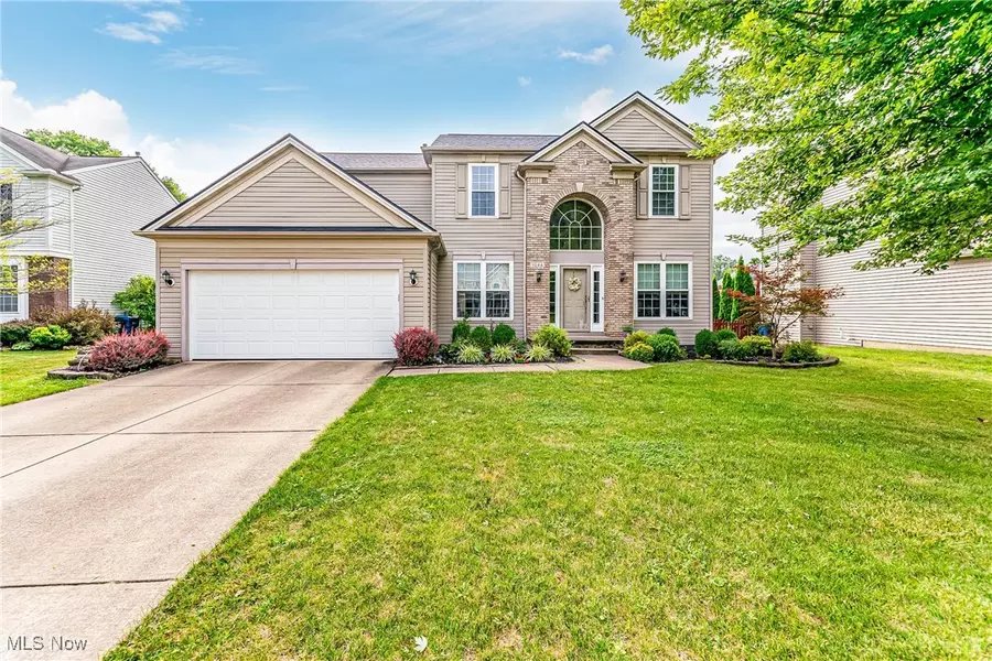 9244 Victoria LN, North Ridgeville, OH 44039