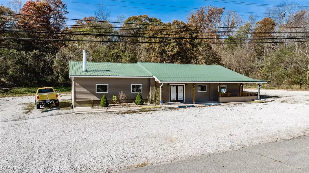 2080 Harris HWY, Washington, WV 26181