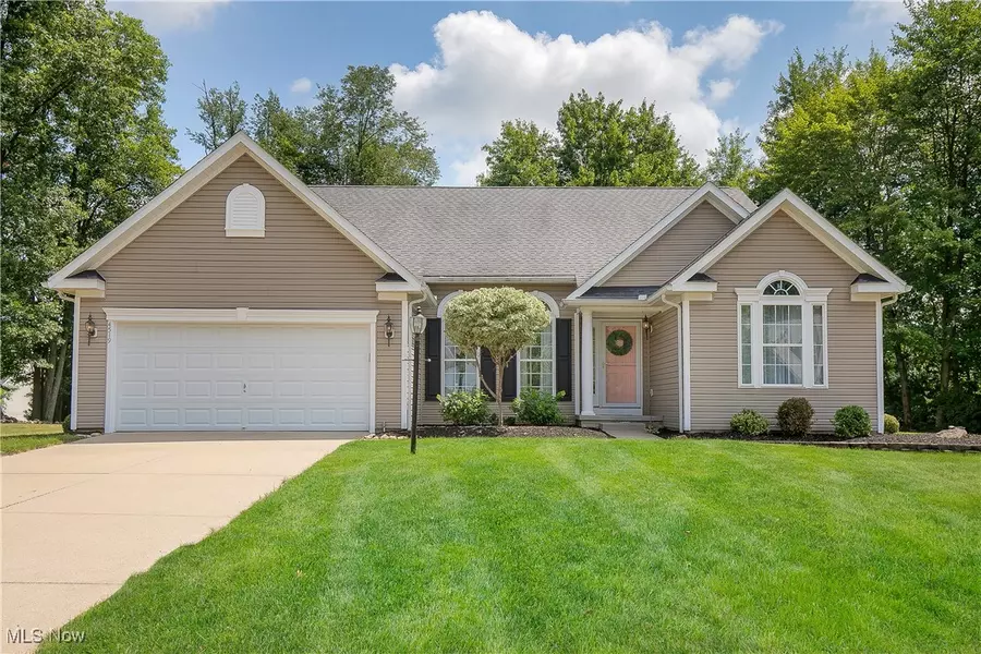 4519 Binfield CIR, Uniontown, OH 44685