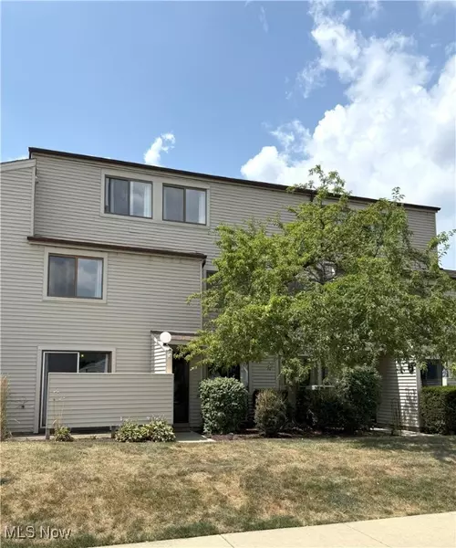 1480 Cedarwood DR #21F, Westlake, OH 44145