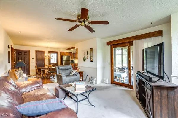 Hartville, OH 44632,10154 Carlswood AVE NE