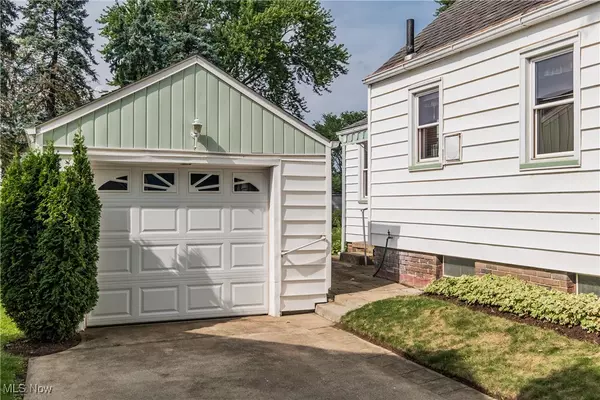 Canton, OH 44708,2917 21st ST NW