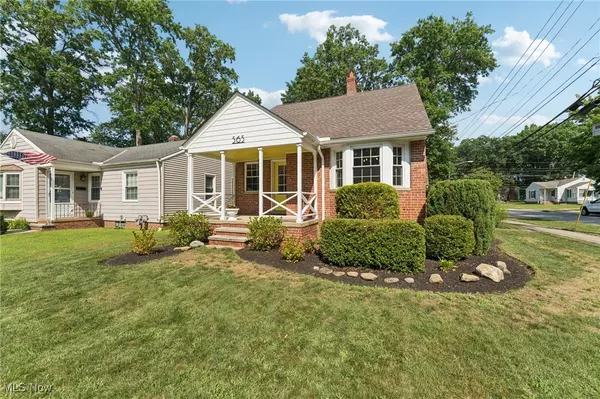 565 Glen Park DR, Bay Village, OH 44140