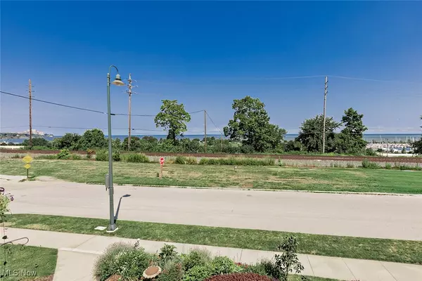Cleveland, OH 44102,6935 Father Caruso DR ##18