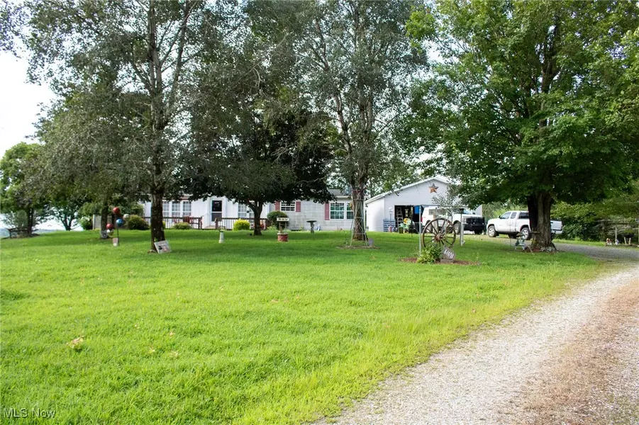 61691 Wintergreen RD, Lore City, OH 43755