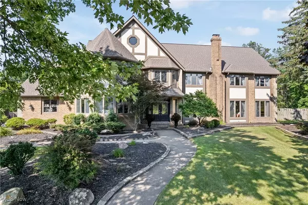 6560 Queens WAY, North Royalton, OH 44133