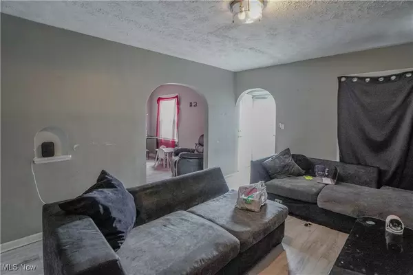 Canton, OH 44705,1123 15th ST NE