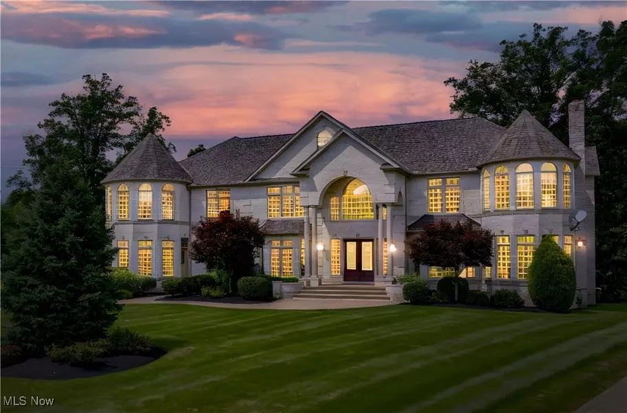 6610 Cummings CT, Solon, OH 44139