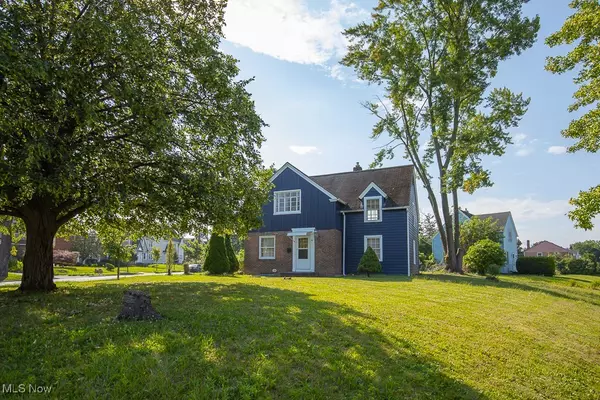 Shaker Heights, OH 44120,3340 Milverton RD