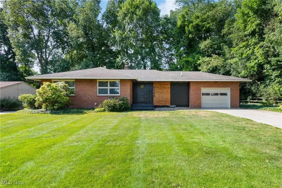 2388 Banbury RD, Akron, OH 44333