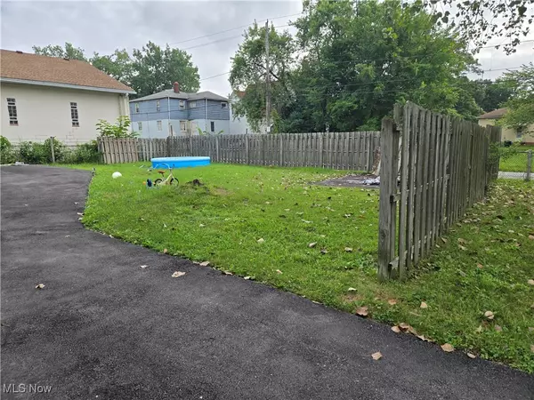 Cleveland, OH 44128,15009 Lawndale