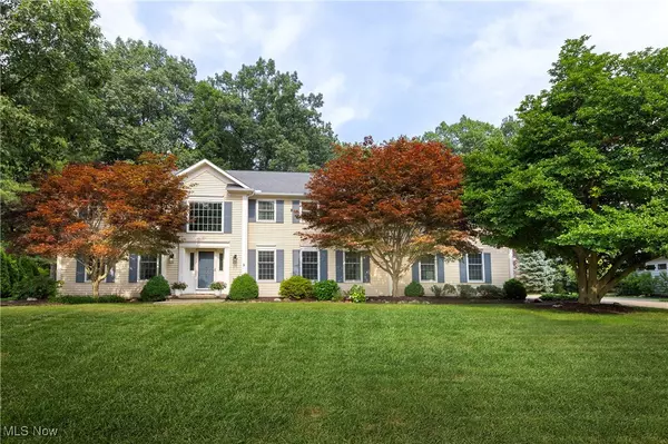309 Bayview DR, Avon Lake, OH 44012