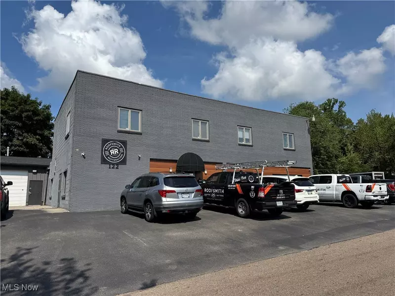 122 Western AVE, Akron, OH 44313