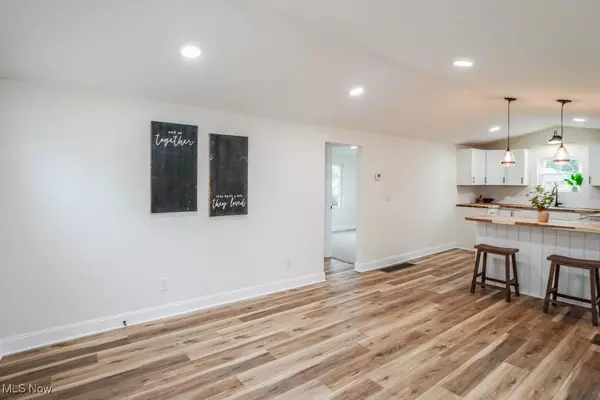 Akron, OH 44312,432 Celia AVE