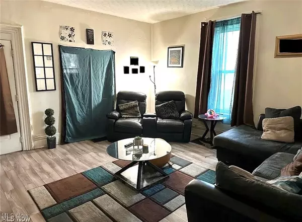 Struthers, OH 44471,574 Spring ST