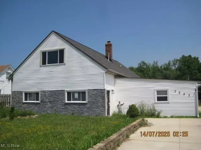 2045 Clague RD, Westlake, OH 44145