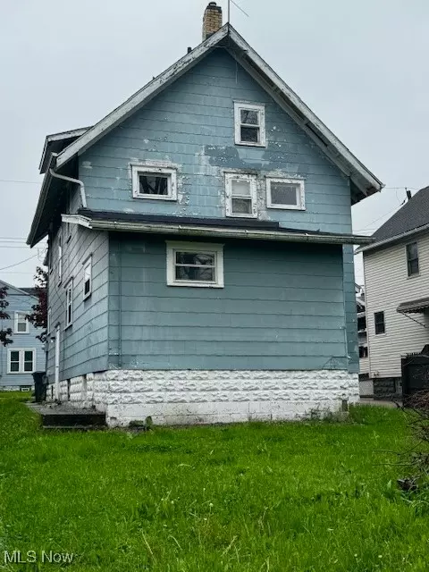 Akron, OH 44314,1115 Harpster AVE