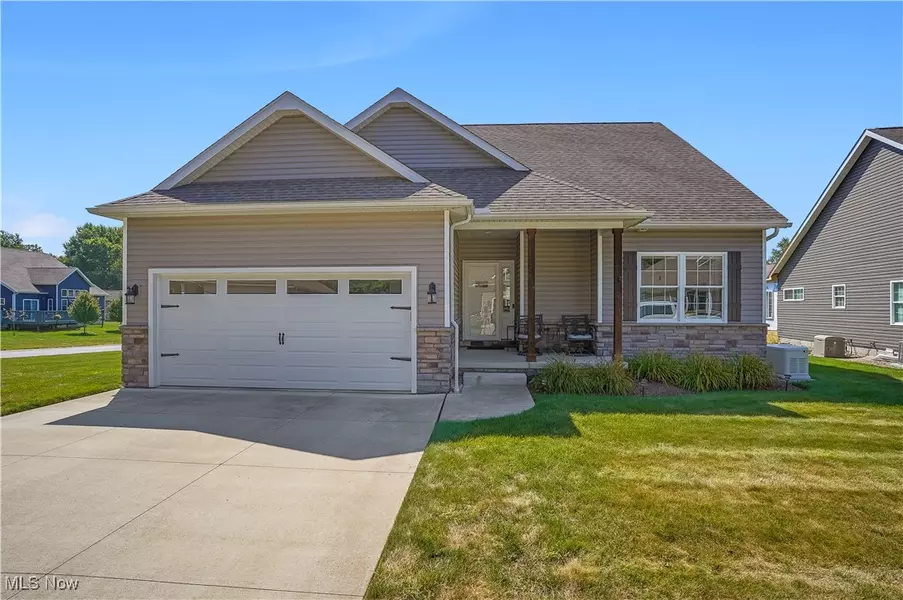 341 Alexis LN, Canal Fulton, OH 44614