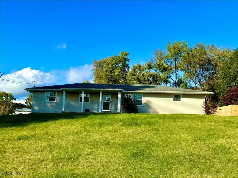 11391 Michelle DR NW, Canal Fulton, OH 44614