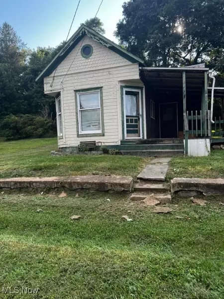 135 S Valley ST, Corning, OH 43730